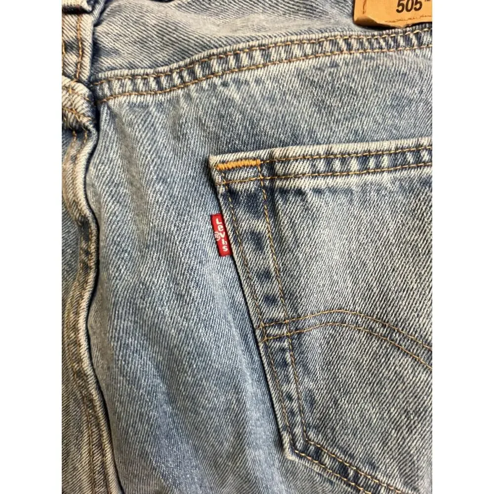 Levi's 505 Men's Light Wash Blue Denim Straight Jeans Size 35 x 30 Regular Fit